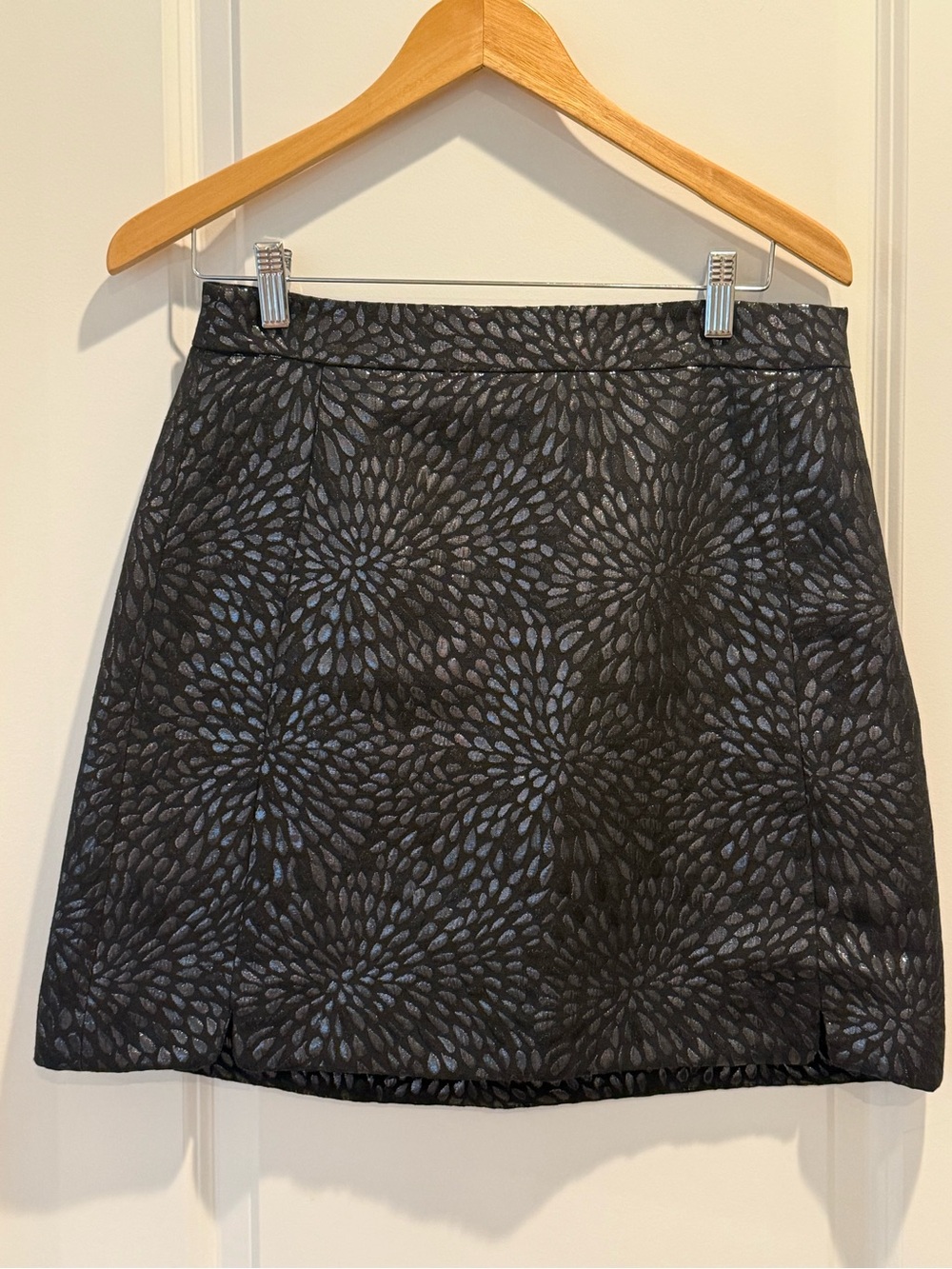 LOFT Black Floral Jacquard A-Line Skirt with Subtle Gray Pattern